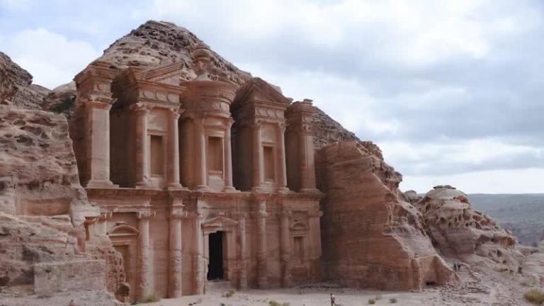 Hotel Dekat Masjidil Haram: Panduan Lengkap Memilih Akomodasi untuk Jamaah Umroh